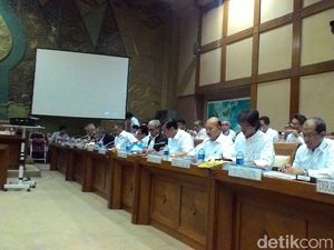 Cost Recovery Dipangkas, Luhut: Produksi Migas Tak Akan Anjlok Cost Recovery Dipangkas, Luhut: Produksi Migas Tak Akan Anjlok