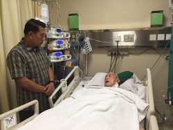 Maulwi Saelan, Eks-Kiper Timnas dan Mantan Ketum PSSI, Masuk Rumah Sakit