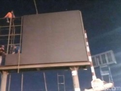 Videotron di Joyoboyo Dipotong karena Tak Bayar Pajak Reklame