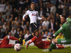 Spurs Melenggang Usai Pesta Lima Gol