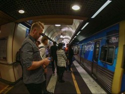 Kereta Komuter di Melbourne Semakin Sesak