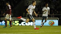 Ander Herrera menjebol gawang Northampto. Reuters/John Sibley.