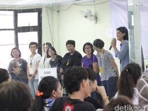 7 Seniman Ikuti Proyek Seni Perupa Perempuan di Rutan Pondok Bambu 7 Seniman Ikuti Proyek Seni Perupa Perempuan di Rutan Pondok Bambu