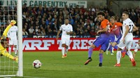 Gol Aleix Garcia pada menit ke-68 menggandakan keunggulan tim tamu menjadi 2-0. Reuters/Andrew Boyers.