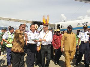 Menhub Akan Bangun Tol Udara, Tekan Biaya Logistik di Pegunungan Papua