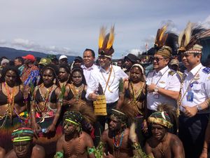 Menhub Kunjungi Ilaga Papua, Janji Perbaiki dan Perpanjang Runway Bandara