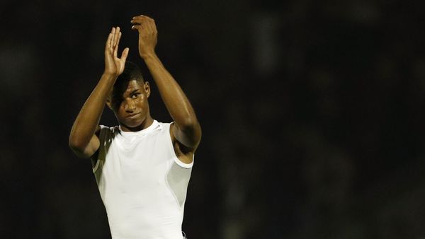 MU Lewati Hadangan Northampton