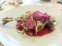 Jamuan Bintang Lima di Kafe Bergaya Vintage-Modern Bekas Studio Band Indie