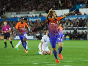 Kalahkan Swansea, City Lolos Kalahkan Swansea, City Lolos