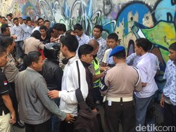 Puluhan Pelajar Ditangkap Polisi Saat Mau Tawuran di Jatinegara