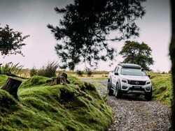 Nissan Buat Navara Enguard, Pikap Penyelamat yang Tahan di Segala Kondisi