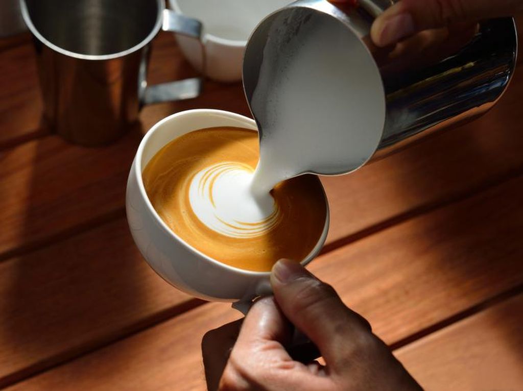 Minum Kopi Bikin Kamu Gelisah? Coba Ganti dengan Minuman Ini Minum Kopi Bikin Kamu Gelisah? Coba Ganti dengan Minuman Ini