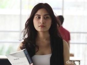 Cerita Angbeen Rishi tentang Kisah Cinta Barunya dengan Adly Fairuz Cerita Angbeen Rishi tentang Kisah Cinta Barunya dengan Adly Fairuz