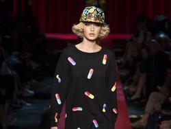 Rahasia Gigi Hadid Berani Melawan Pria Asing yang Memeluknya