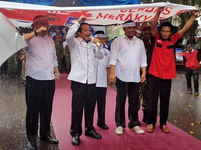 Hujan-hujanan, Taufik Kurniawan Daftarkan Cabup Banjarnegara