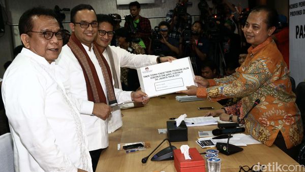 Anies-Sandiaga Daftar Cagub dan Cawagub DKI