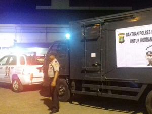 Polres Pelabuhan Priok Salurkan Bantuan Bagi Korban Banjir Bandang di Garut