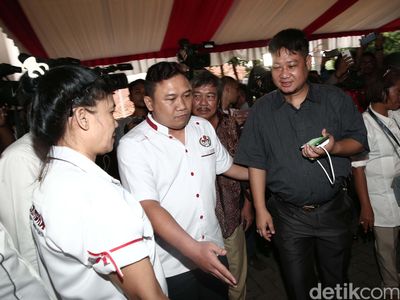 Ki Kusumo Datangi KPU DKI