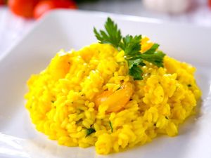 Yuk, Bikin Nasi Kuning Praktis dengan 3 Bahan Ini!