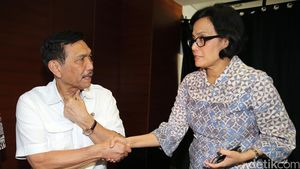Sri Mulyani dan Luhut Rombak Pajak Migas