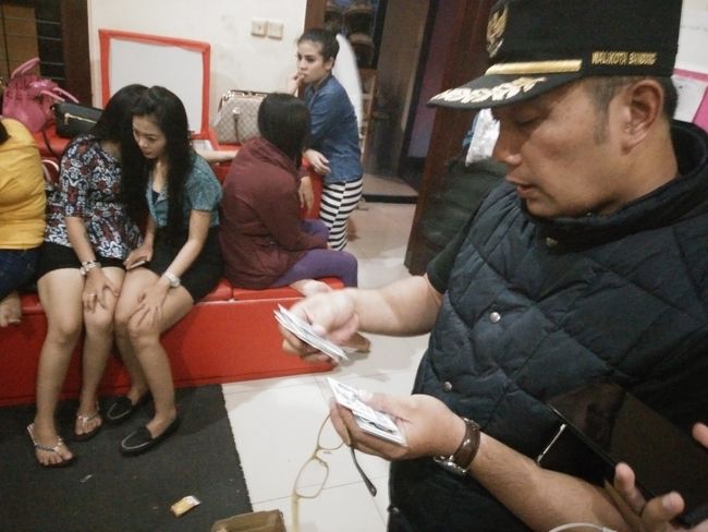 Gerebek Tempat Pijat Plus, Ridwan Kamil Geleng-geleng 