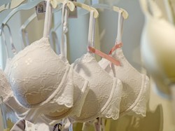 Sedih! Hashtag #NoBraDay Justru Jadi Bahan Lucu-lucuan di Medsos