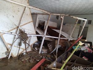 Banjir Bandang Garut Luluh Lantakkan SLB Jadi Seperti ini, Lantai Penuh Lumpur