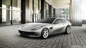 Ferrari Pertama dengan 4 Kursi dan Mesin V8