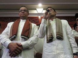 Urutan Terbawah di Survei SMRC, Anies-Sandi Bakal Lebih Sering Sapa Warga