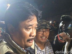 Tinjau JPO Ambruk di Pasar Minggu, Djarot: Ada Lobang dan Reklamenya Berat
