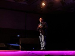 Ridwan Kamil Tunggu Kominfo Soal Apple di Bandung