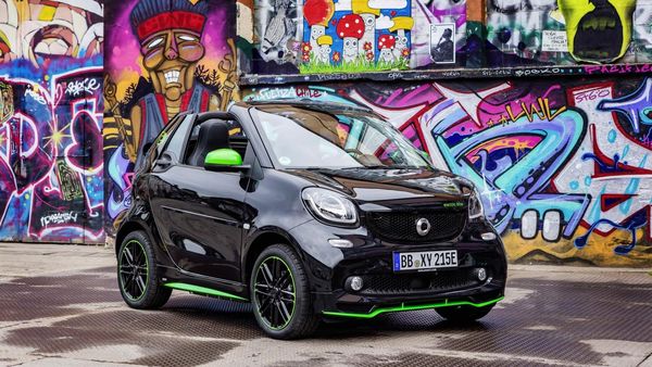 Si Mungil Smart ForTwo dan ForFour Listrik
