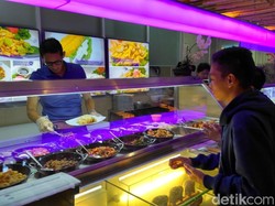 Jelang Tes Kesehatan, Sandiaga Mampir ke Grand Indonesia