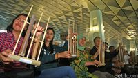 Promosi Budaya Angklung di Terminal 3 Soeta