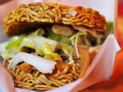 Sushi Ketiak hingga Burger Lalat, Makanan Aneh yang Jadi Tren di Dunia (2)