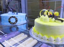 Cantiknya Color Art Icing Aneka Warna dan Rasa yang Tidak Lumer di Cake