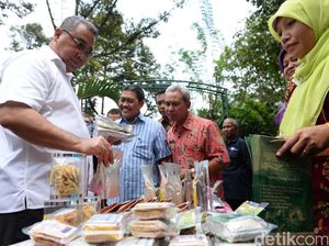 Membangun Desa dengan Data Membangun Desa dengan Data