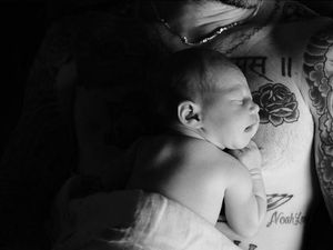 Adam Levine Ungkap Alasan Namai Bayinya Dusty Rose