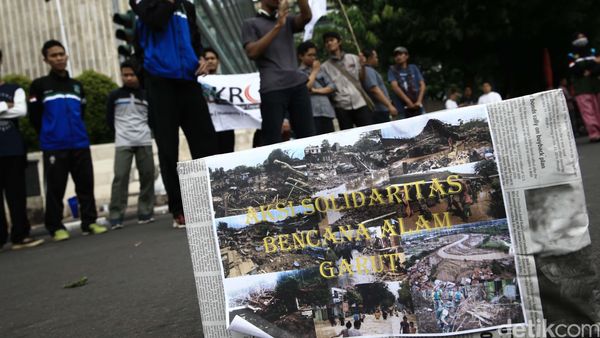 Pengumpulan Dana untuk Korban Banjir Garut