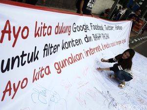 Aksi Minta Google Membayar Pajak