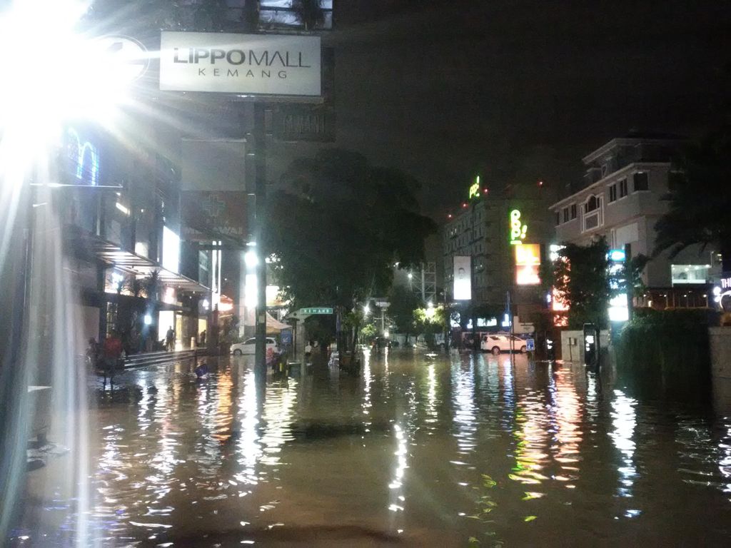Kemang Jakarta Selatan Banjir Lagi, Lalu Lintas Ditutup Kemang Jakarta Selatan Banjir Lagi, Lalu Lintas Ditutup