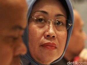 Pimpinan Ombusdman Minta Buku Hakim Binsar Tidak Diedarkan Pimpinan Ombusdman Minta Buku Hakim Binsar Tidak Diedarkan
