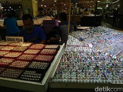 Tak Lagi Booming, Omzet Pedagang Batu Akik Rawa Bening Merosot