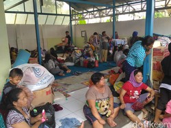 Donasi Pakaian Penuh, Korban Banjir Bandang Minta Perlengkapan Dapur dan Tidur