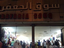 Sebelum Pulang ke Indonesia, Jemaah Belanja Oleh-oleh di Jaafaria