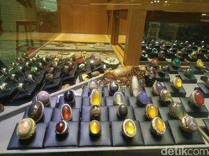 Pedagang Batu Akik: Sudah Obral Murah, Masih Saja Sepi Pembeli