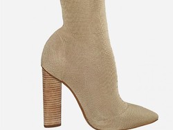 Vlogger Buat Sepatu Boots Ala Yeezy dengan Modal Rp 60 Ribuan