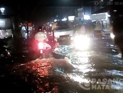 Kali Angke Meluap, Sejumlah Permukiman di Jakbar Terendam Banjir