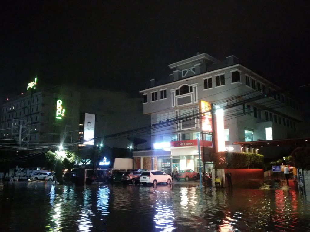 Hujan Berhenti, Banjir Kemang Jakarta Selatan Mulai Surut