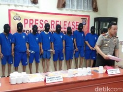 Diduga Libatkan Dokter, 10 Pria Pengedar Ribuan Pil yang Bikin Fly di Yogya Dibekuk